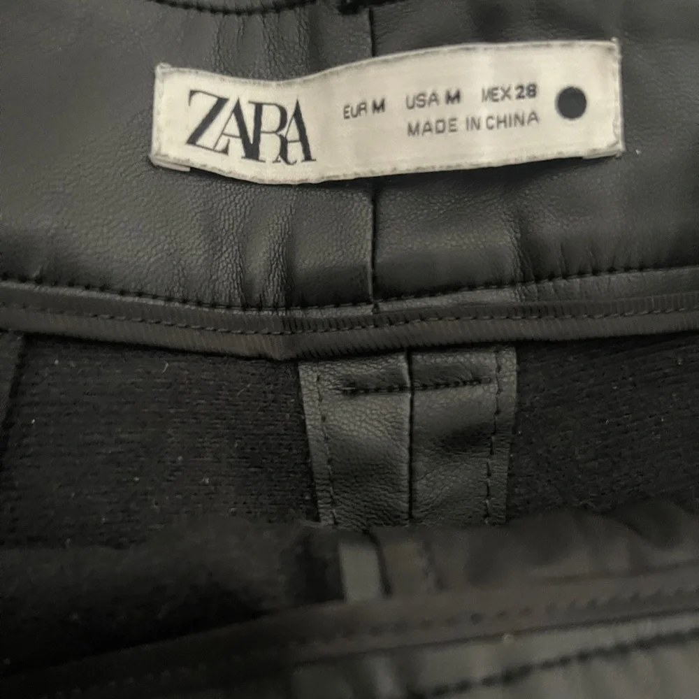 Zara Black Vegan Leather Full Length Straight Leg Pants Medium - Picture 6 of 7